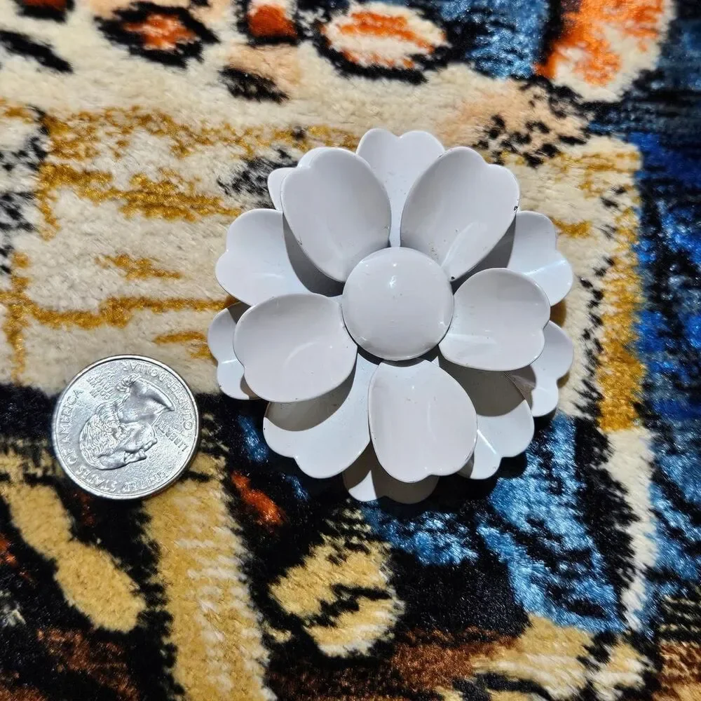 60s cottagecore coquette white metal flower brooch
